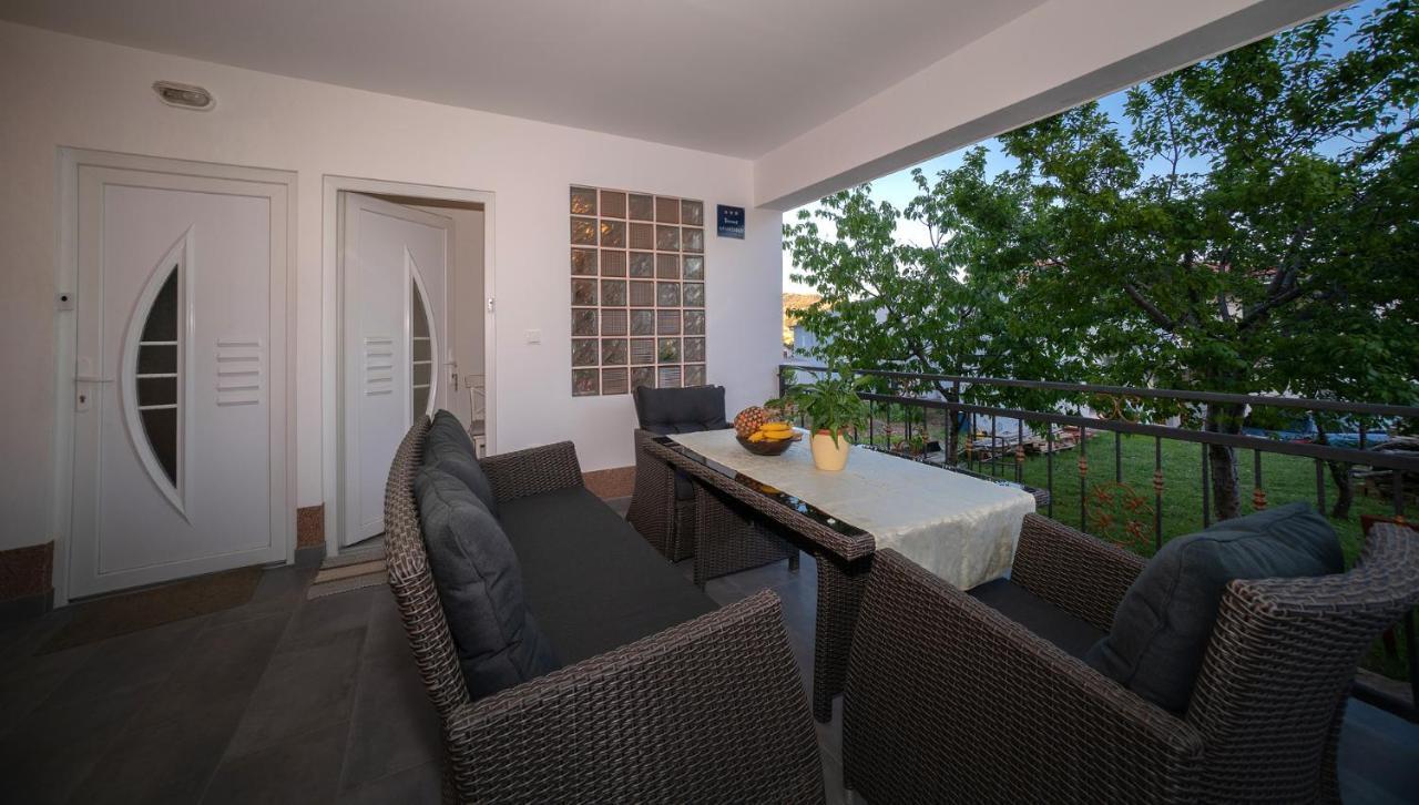 Apartman Karla Солин Экстерьер фото