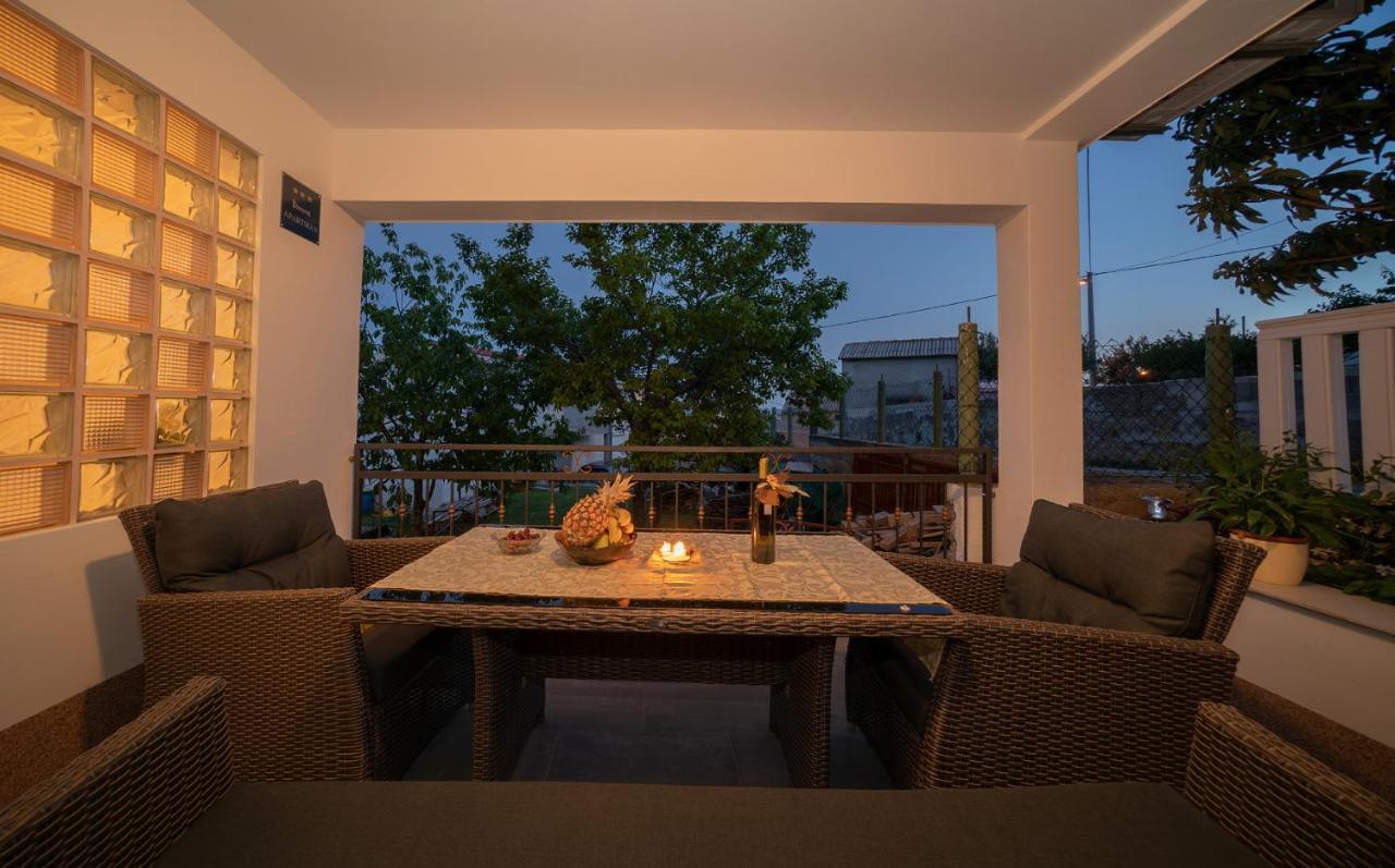 Apartman Karla Солин Экстерьер фото