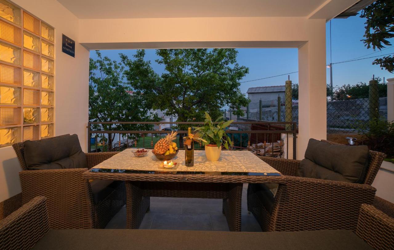 Apartman Karla Солин Экстерьер фото